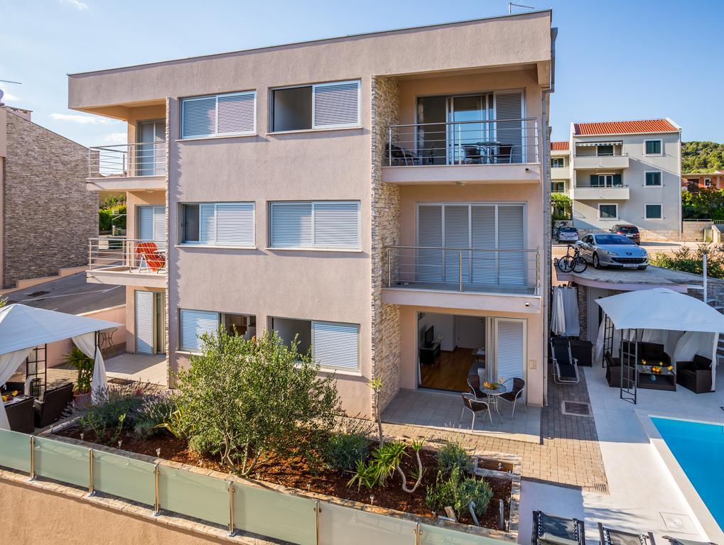 Apartment Falcon Stari Grad  Eksteriør billede