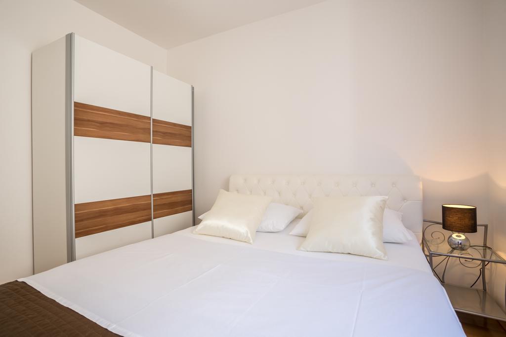 Apartment Falcon Stari Grad  Værelse billede