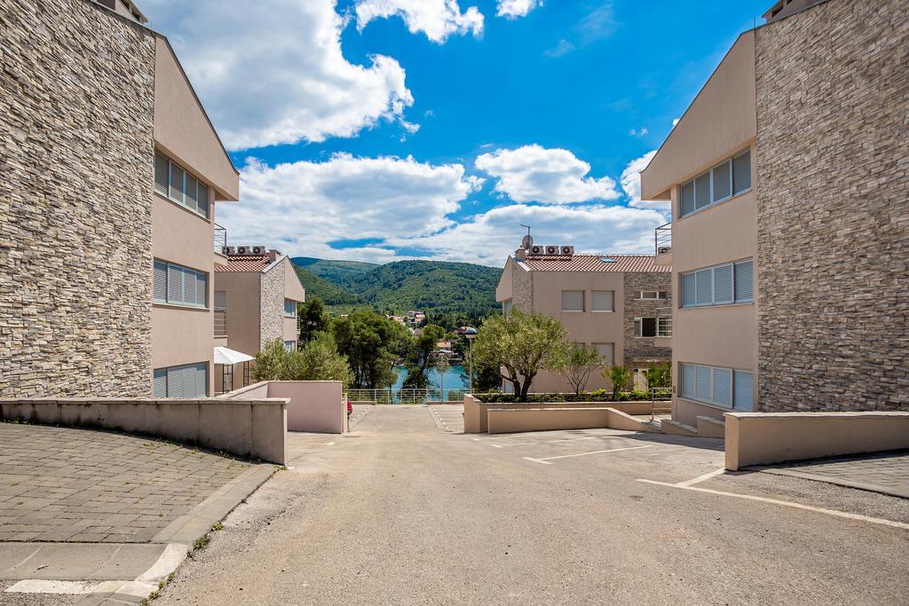 Apartment Falcon Stari Grad  Værelse billede