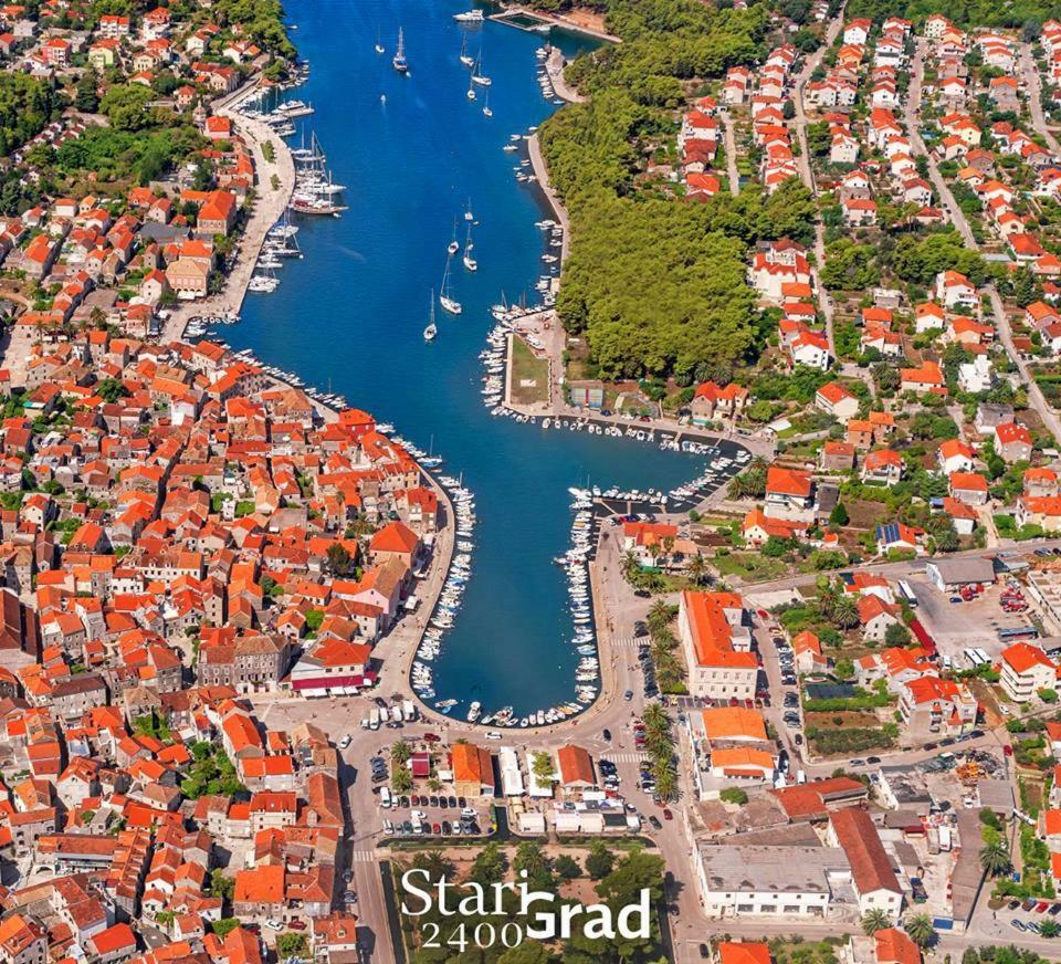 Apartment Falcon Stari Grad  Eksteriør billede